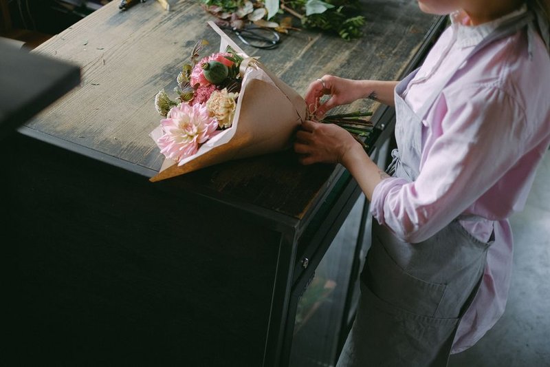 Arrangement Floral Table